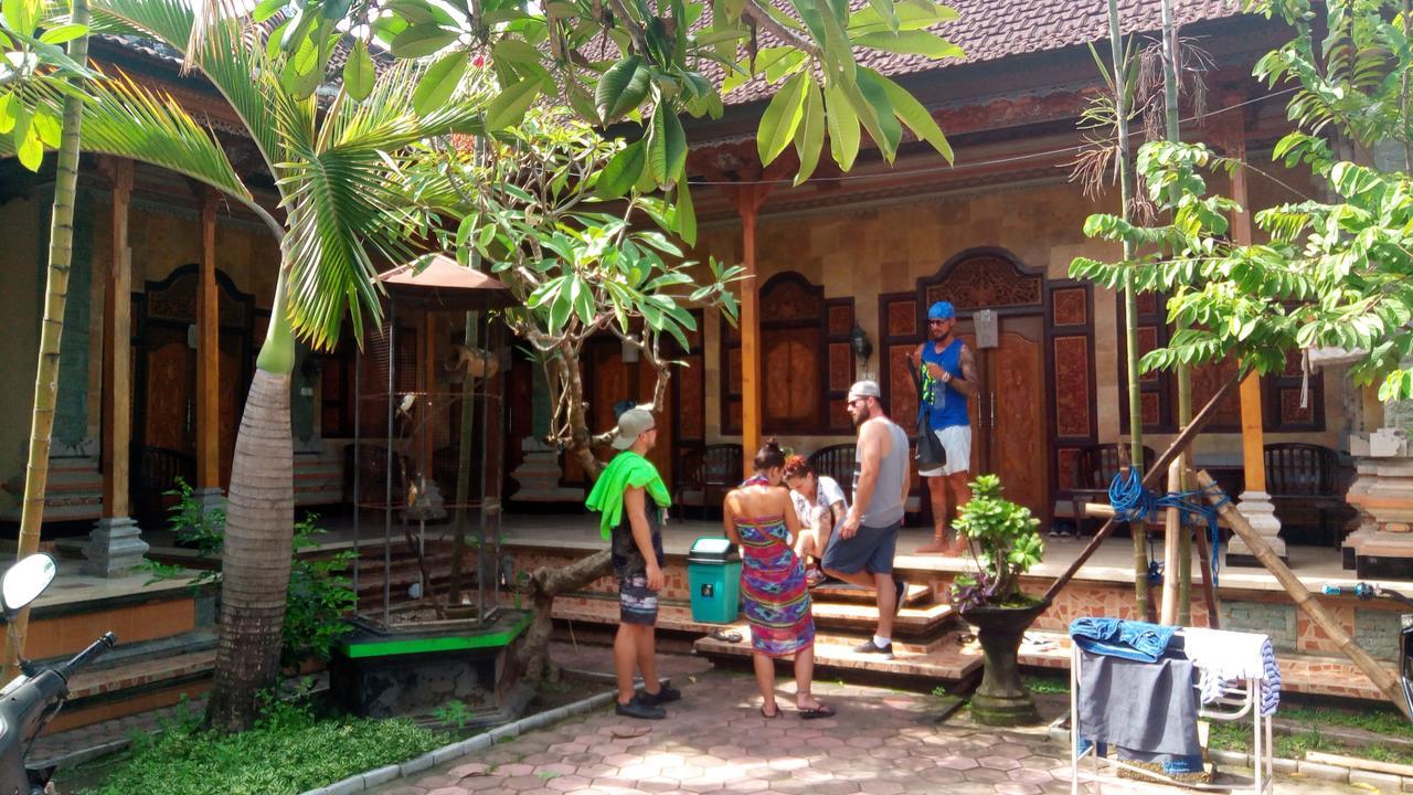 Ray Homestay Batununggul エクステリア 写真